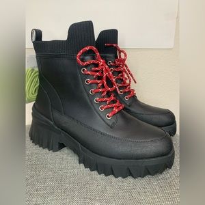 Nurture Whitney  Water Resistant Leather Lace-Up Platform Boots Size 8 NWT $149